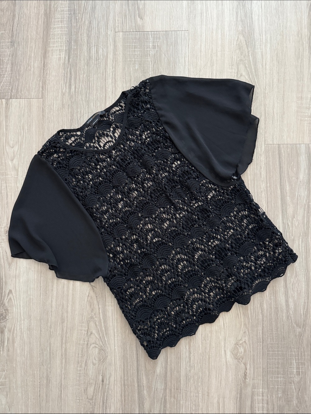 BCBGMaxAzria Black Crochet Lace Short Sleeve Blouse, S